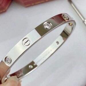 Bracelet with Diamond 18 Silver Bangle